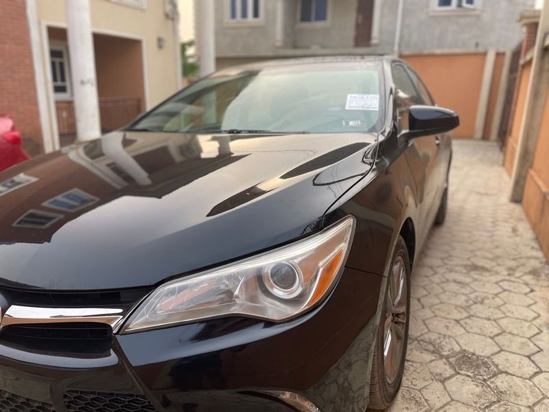 Thumbnail 4 of 2015 Toyota Camry SE